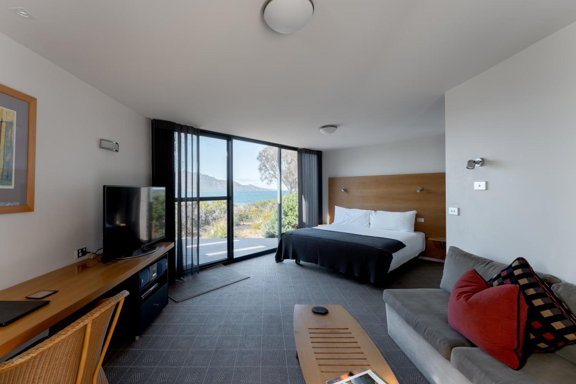 Edge Of The Bay Resort Coles Bay Bagian luar foto